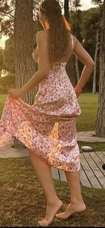 Burcu Özberk feet photo thumbnail