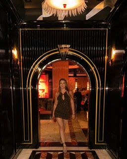 Burcu Özberk feet photo thumbnail