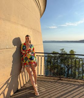 Burcu Özberk feet photo 3