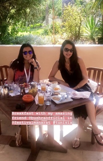 Bushra feet photo thumbnail