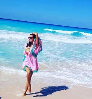 Bushra feet photo thumbnail