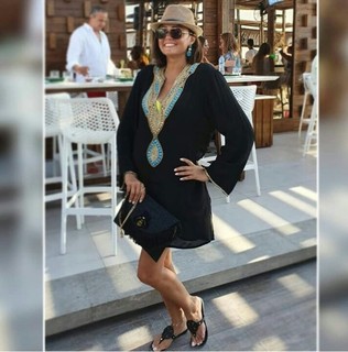 Bushra feet photo thumbnail