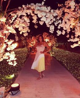 Bushra feet photo thumbnail