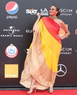 Bushra feet photo thumbnail