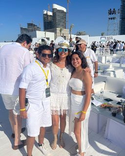 Bushra feet photo thumbnail