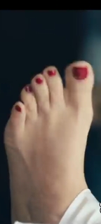 Bushra feet photo thumbnail
