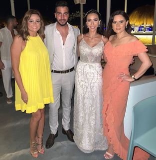 Bushra feet photo thumbnail