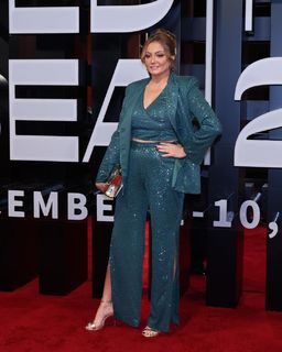 Bushra feet photo thumbnail