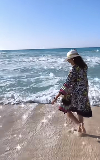 Bushra feet photo thumbnail