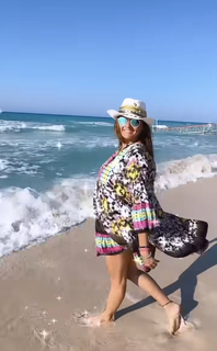 Bushra feet photo thumbnail