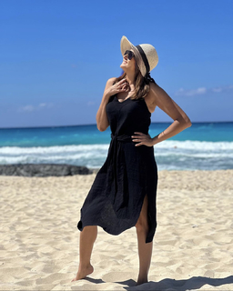 Bushra feet photo thumbnail