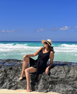 Bushra feet photo thumbnail