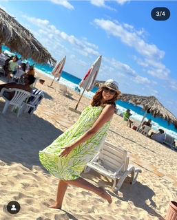 Bushra feet photo thumbnail