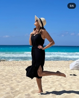 Bushra feet photo thumbnail