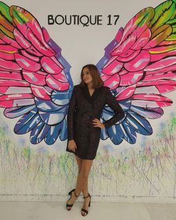 Bushra feet photo thumbnail