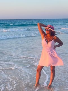 Bushra feet photo thumbnail