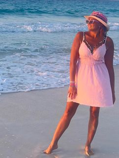 Bushra feet photo thumbnail