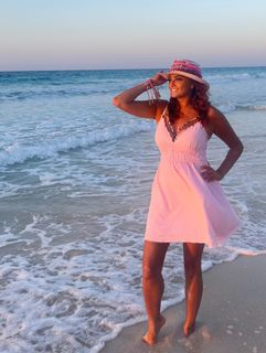 Bushra feet photo thumbnail