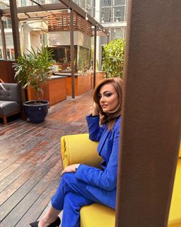 Bushra feet photo thumbnail