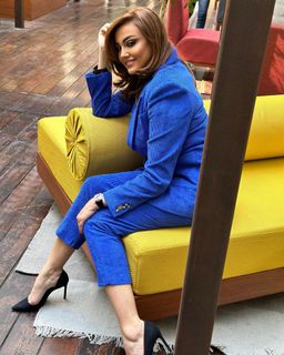 Bushra feet photo thumbnail