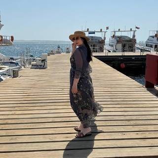 Busi feet photo 4