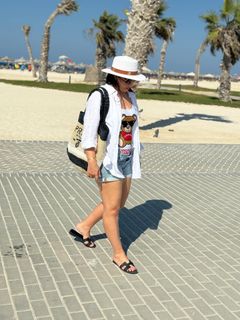 Busi feet photo 18