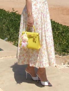 Busi feet photo 10