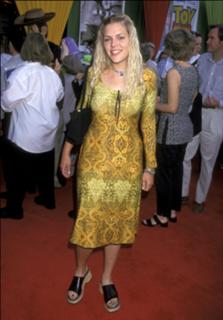 Busy Philipps feet photo thumbnail