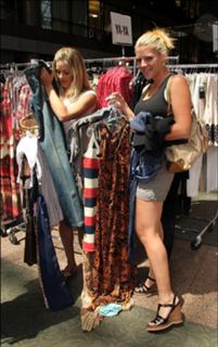 Busy Philipps feet photo thumbnail