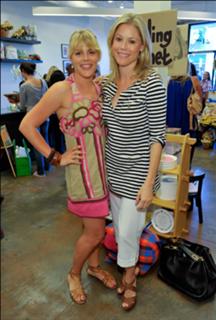 Busy Philipps feet photo thumbnail