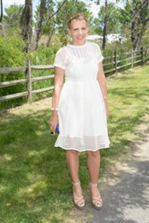 Busy Philipps feet photo thumbnail