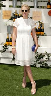 Busy Philipps feet photo thumbnail