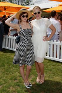 Busy Philipps feet photo thumbnail