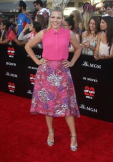 Busy Philipps feet photo thumbnail