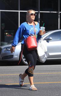 Busy Philipps feet photo thumbnail