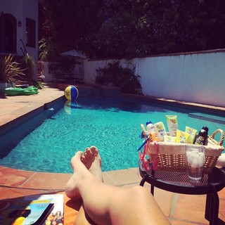 Busy Philipps feet photo thumbnail
