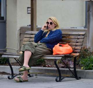 Busy Philipps feet photo thumbnail