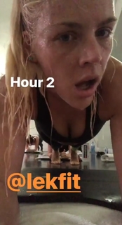 Busy Philipps feet photo thumbnail