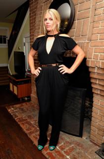 Busy Philipps feet photo thumbnail