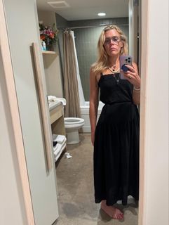Busy Philipps feet photo thumbnail