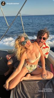 Busy Philipps feet photo thumbnail