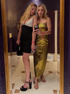 Busy Philipps feet photo 6