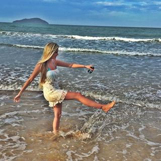 Bárbara Evans feet photo 7