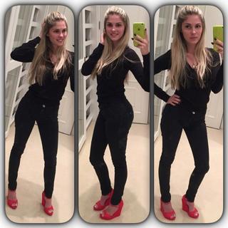 Bárbara Evans feet photo 3