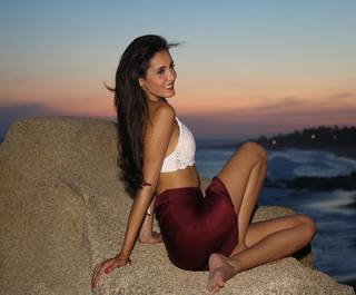 Bárbara Islas feet photo thumbnail