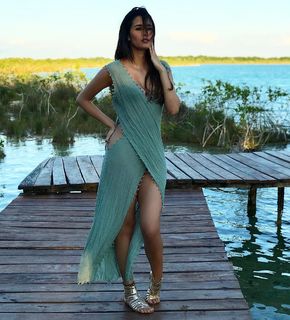 Bárbara Islas feet photo thumbnail