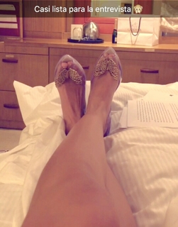 Bárbara Islas feet photo thumbnail