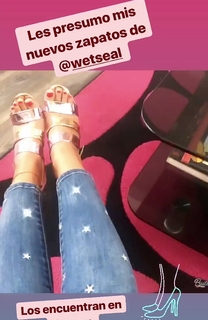 Bárbara Islas feet photo thumbnail