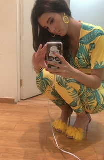 Bárbara Islas feet photo thumbnail