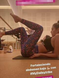 Bárbara Islas feet photo thumbnail